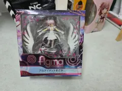 figma アルティメットレア（レリーフ） まどか フィギュア