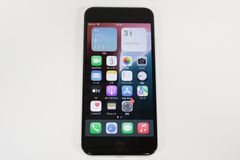 [中古美品]Apple iPhone SE(第2世代)(au)(SIMロックあり)MHGQ3J/A ホワイト[64GB]⑪