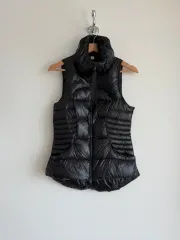 【超美品】ルルレモンのダウンベスト、サイズ8 XS以下 lululemon(ルルレモン) ダウンベスト(レディース) - 海外