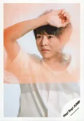 【中古】生写真(ジャニーズ) Hey! Say! JUMP/有岡大貴/バストアップ・衣装白・右手ガラス・体正面/17 夏 コンサートパンフ＆グッズ撮影オフショット/公式生写真