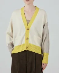 TOMORROWLAND　MACPHEE　NZ LAMB 9G Vネックカーディガン12024402204