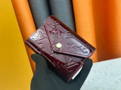 LVルイ・ヴィトン/財布/エナメルMonogram Unplantレザー、“Portefeuille Victorine”。コンパクトだがコインや紙幣ポケット、6つのカードスロットなど実用的な機能を持つエンベロープ型財布。[本日特価|新品未使用品]