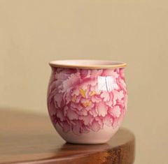 景徳鎮製　中国茶器　茶道具　手描き　牡丹の花カップ　茶器　一つ