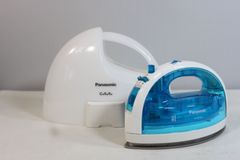 Panasonic　 コードレススチームアイロン NI-WL401　カルル　ブルー