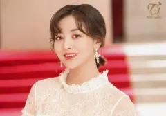 【中古】キャラカード ジヒョ(横/ドレス) ランダムトレーディングカード 「TWICE DOME TOUR 2019 “#Dreamday”」