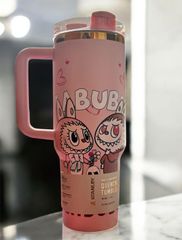 Stanley タンブラー 大容量 Labubuデザイン 40oz - メルカリ