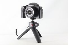 パナソニック Panasonic LUMIX DC-G100V 標準ズームレンズキット(トライポッドグリップ付き) 付属品満載◇47512