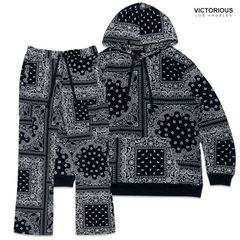 VICTORIOUS LA BANDANA FLEECE SET UP【BLACK】(メンズ 大きいサイズ スウェット プルオーバー フーディー パーカー カーゴパンツ ペイズリー バンダナ ブラック 黒 セットアップ ストリート HIPHOP ヒップホップ)