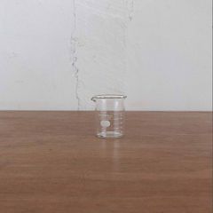 IWAKI ビーカー 50ML 耐熱性 ガラス 硬質 計量カップ 容器 透明 使える 目盛付 便利 シンプル 化学 Beaker 50ml, heat-resistant, glass, rigid, measuring cup, container