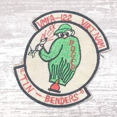 DC05 ベトナム 戦争 ワッペン キャラクター 人物 人 人間 VMFA 122 ROGER 米軍 サバゲー ミリタリー 軍物 古着 白 緑