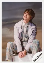 【中古】生写真(ジャニーズ) King ＆ Prince/高橋海人/全身・座り・衣装紫.青.白・両手重ね・目線左上/アルバム「L＆」MV＆ジャケ写オフショット/公式生写真