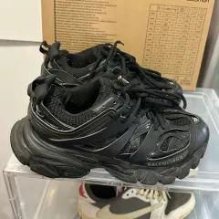 Balenciaga バレンシアガ トラック2 新品未使用 正規品 バレンシアガの新作スニーカー、TRACK.2が6月25日より発売！気に
