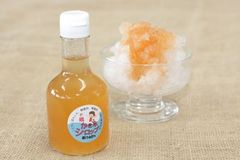 かき氷シロップ（桃）無香料・無着色　山梨県産フルーツ果汁使用