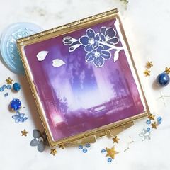 桜月夜のコンパクトミラー　ハンドメイドレジン　ミラー　手鏡　夜桜　２つ折りミラー　鏡　ハンドメイド