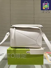 【今日WTO】Loewe ロエベ ジオメトリックミニバッグ ギフトボックス付き 柔らかな素材と鮮やかなデザインが特徴-WTO輸入2-BGK48