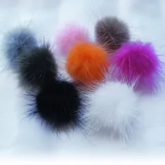 ピアスに♪アクセサリーに♪可愛いミンクファー ファーボール 約3cm 5個入《ファー ボール フェイクファー エコファー チャーム ボンボン ぼんぼん ポンポン 凡天 ぼん天  パーツ ヘアアクセサリー バッグ  アクセサリー ハンドメイド 手作り》のサムネイル
