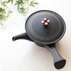 急須 おしゃれ 陶器 磁器 焼物 洗いやすい 日本製 きゅうす 有田焼 食洗機対応 マット スタイリッシュ モダン 黒マット市松金線 急須
