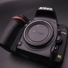 【シャッター数4,056枚】 Nikon デジタル一眼レフカメラ D750 ボディ 【中古】
