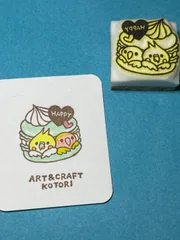 消しゴムはんこ　オカメインコとコザクラインコのマカロン