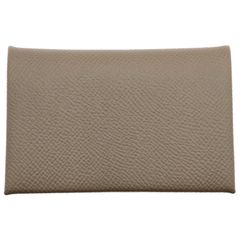 エルメス(HERMES) カルヴィ エトゥープ エプソン シルバー金具 W刻印(2024年製造) 新品 カードケース