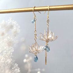 一輪花　蓮　パールホワイトピアス
