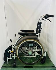 ミキ　SKT-5「スキット5」介助型コンパクト6輪車いす　車椅子　介助　車いす　六輪　スキット5　SKT5　コンパクト　小回り