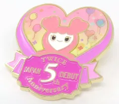 【中古】バッジ・ピンズ モモ TWICE LOVELYS レンチキュラーピンバッジ MOVELY 「TWICE JAPAN DEBUT 5th Anniversary Goods」