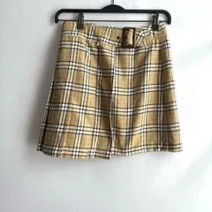 チェック柄　ミニスカート　ベージュ　台形　ショート丈　総柄　シンプル　日本製