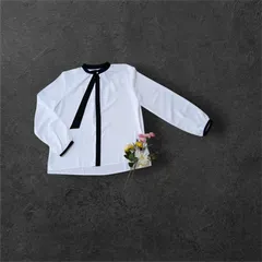 LES  MUES  パールボタン付きボウタイブラウス