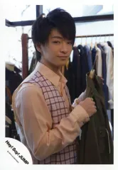 【中古】生写真(ジャニーズ) Hey! Say! JUMP/知念侑李/上半身・シャツピンク・ベストチェック柄・両手ジャケット・体右向き・ハンガー/公式生写真