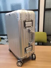 RIMOWA アルミスーツケース オールド　絶版廃盤品　22✖️42✖️62 RIMOWA アルミスーツケース オールド 絶版廃盤品 22✖️42✖️62