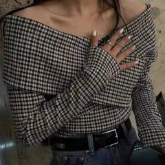 ［隠れ人気商品］オフショルダー トップス レディース チェック  モード系 韓国 着やせ 結婚式お呼ばれ オフショルショートカットソー オフショル ニット 長袖Tシャツ zara emoda agoist CHARLES & KEITH