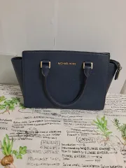 マイケル MICHAEL KORS(マイケルコース) スモールサイズ ネイビー バッグ 49000 ー 19000