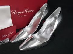 未使用 Roger Vivier シルバー ハート ヒール 36 - メルカリ