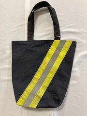 ８４．🚒防火服 ミニトートバッグ（アップサイクル商品）🚒