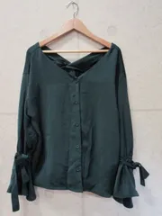 【美品】CECIL McBEE セシルマクビー ブラウス 七分袖 Vネック 無地 グリーン Mサイズ