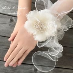 レースフラワーのリストブーケ　オフホワイト　ポニーテールにも素敵✨