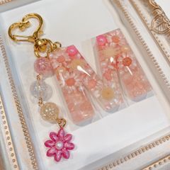 tak.様 専用 Mイニシャルキーホルダー ピンク＆ラインストーン レジン