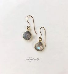1点作品☺︎ コッパー枠カルサイトピアス　イヤリングに変更可能☺︎ 1点作品☺︎ コッパー枠カルサイトピアス イヤリングに変更可能