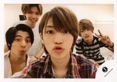 【中古】生写真(ジャニーズ) ジャニーズJr./集合(4人)/横型・バストアップ・衣装白・赤・黒・チェック柄・田島将吾左手ピース・センター岩橋玄樹・口すぼめ/公式生写真