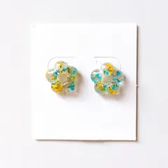 No.609　レジン　イエロー ブルー　お花　レトロ　花型　ぷっくり　ピアス　イヤリング