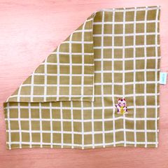 【福祉施設制作】くま作　ふきん　「ガーゼのふきん（茶色格子柄/ピンク色のまねき猫）」NO.3868　P（弐）