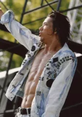 【中古】生写真(男性) 三代目J Soul Brothers/NAOKI/上半身・裸・衣装水色・右手上げ・体左向き・野外/「リフレイン」 EXILE mobile＆EX FAMILY会員限定特典 7月version