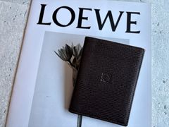 LOEWE アナグラム型押し パスケース ブラウン