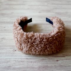 もこもこファーのカチューシャ（キャメル）