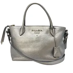 プラダ 2way ヴィッテロダイノ ショルダーバッグ トートバッグ ハンドバッグ ロゴ スモールトートバッグ メタリック シルバー レザー PRADA
