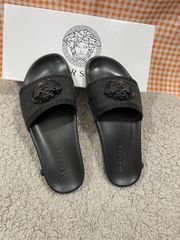 美品VERSACE ブラック シャワーサンダル ヴェルサーチ