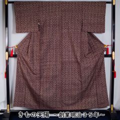 紬 縞に小花模様 Mサイズ 滅紫色系 正絹 【中古 紬 リサイクル着物 着物 中古 正絹 リユース 紬 紬着物 リサイクル着物 可愛い 着物 紬 かわいい】