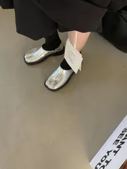 シューズ スプリットトゥ 足袋 フラット ぺたんこ パンプス スリッポン レザー調 歩きやすい トレンド 韓国ファッション レディース おすすめ おしゃれ M250318-11