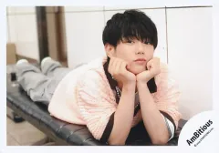 【中古】生写真(STARTO) AmBitious/真弓孟之/横型・全身/「サマステライブ2024 SUMMER GO! MIRAI GO! 東だ!西だ!全員集合」グッズオフショット/公式生写真